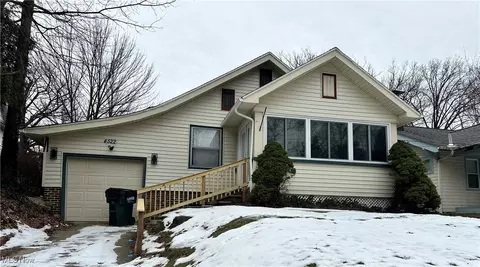 4522 Rainbow Rd, South Euclid, OH 44121
