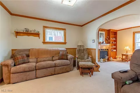 Living - 322 32nd St NW, Canton, OH 44709 photo 2 of 5