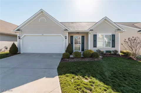 122 Breckenridge Oval, Elyria, OH 44035