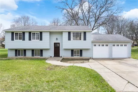 953 Kevin Dr, Kent, OH 44240