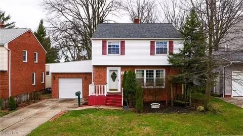 4819 Westbourne Rd, Lyndhurst, OH 44124