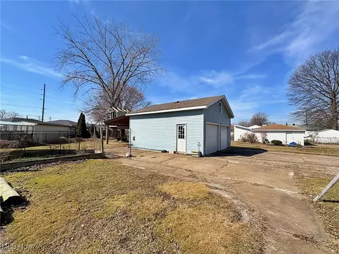 Exterior - 1941 Mark Dr, Lorain, OH 44052 photo 5 of 6