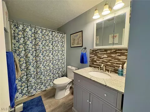 Bath - 1941 Mark Dr, Lorain, OH 44052 photo 1 of 3