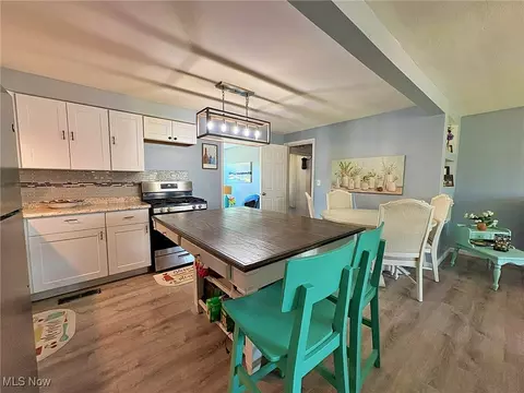 Kitchen - 1941 Mark Dr, Lorain, OH 44052 photo 2 of 5