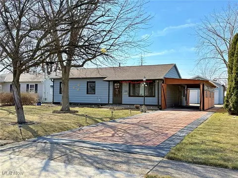 1941 Mark Dr, Lorain, OH 44052