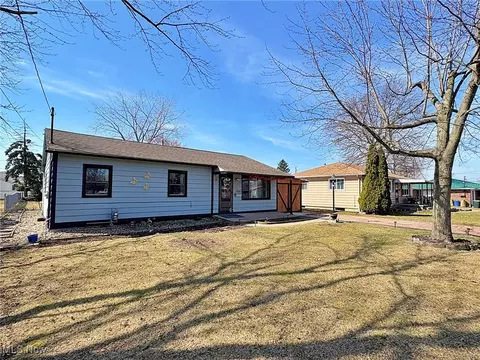 Exterior - 1941 Mark Dr, Lorain, OH 44052 photo 3 of 6