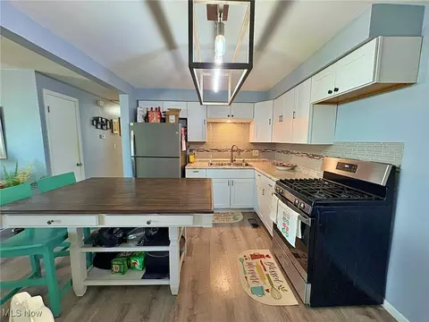 Kitchen - 1941 Mark Dr, Lorain, OH 44052 photo 4 of 5