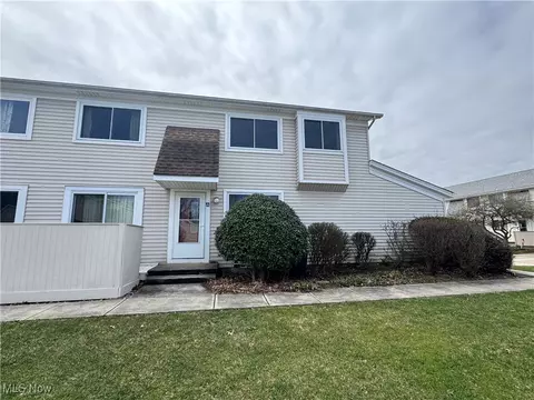 5457 Millwood Ln #A, Willoughby, OH 44094