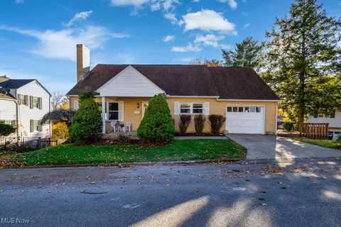 614 Kerr Ave, Cadiz, OH 43907