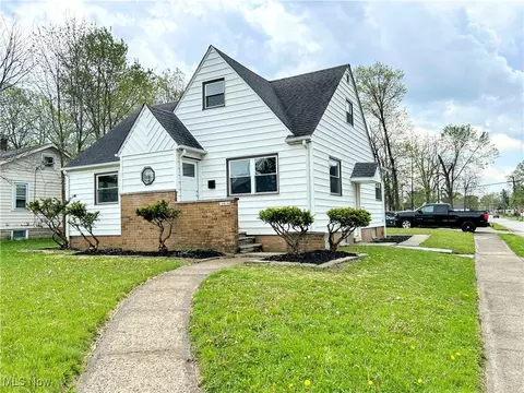 18419 Fairville Ave, Cleveland, OH 44135