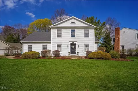 6006 Heather Ln, Hudson, OH 44236