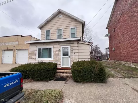 216 High St, Flushing, OH 43977