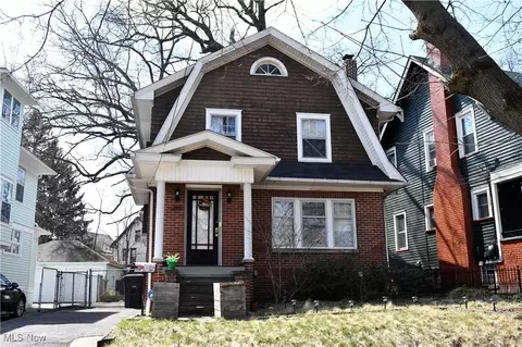 286 Grove St, Akron, OH 44302