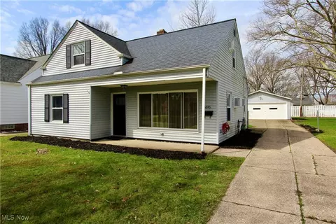 6846 Beresford Ave, Parma Heights, OH 44130