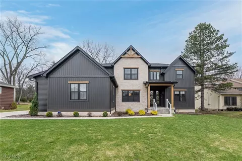 25801 Annesley Rd, Beachwood, OH 44122