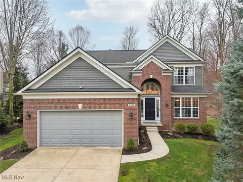 1796 Maplegrove Dr, Twinsburg, OH 44087