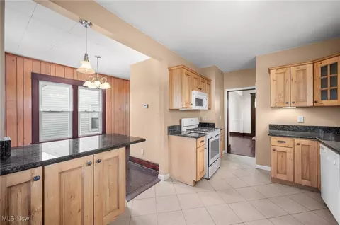 Kitchen - 1825 W 8th St, Ashtabula, OH 44004 photo 2 of 4