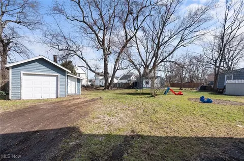 Exterior - 1825 W 8th St, Ashtabula, OH 44004 photo 4 of 4