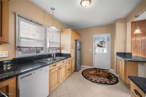 Kitchen - 1825 W 8th St, Ashtabula, OH 44004 photo 4 of 4
