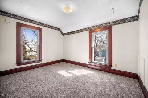 Bedroom - 1825 W 8th St, Ashtabula, OH 44004 photo 3 of 6