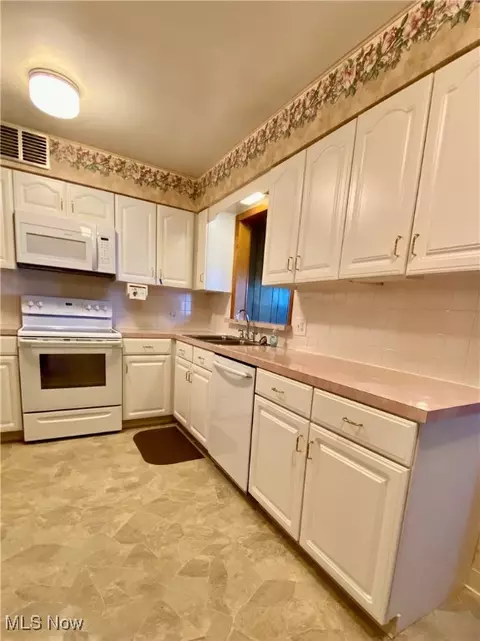 2916 Fairview Dr, Ashtabula, OH 44004 photo 26