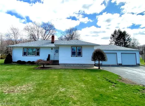 2916 Fairview Dr, Ashtabula, OH 44004