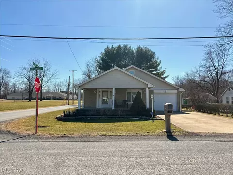 41381 Northwood St, Elyria, OH 44035