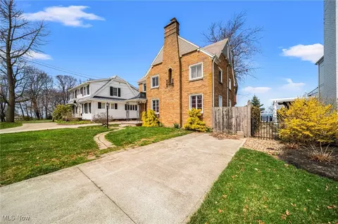 2509 Walnut Blvd, Ashtabula, OH 44004 photo 4