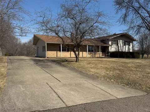 7291 Gayview St, Louisville, OH 44641
