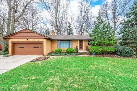 22575 Haber Dr, Fairview Park, OH 44126