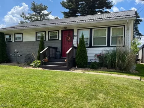 241 Page St NW, Massillon, OH 44647