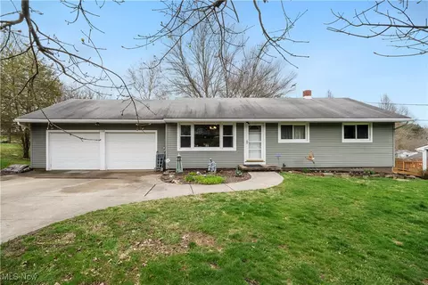 5963 Dailey Rd, New Franklin, OH 44319