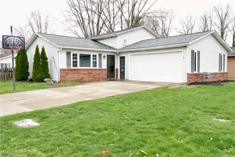 1001 Plymouth Dr, Grafton, OH 44044
