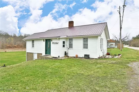 9438 State Route 45, Lisbon, OH 44432