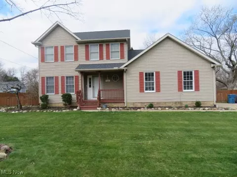 2920 House Dr, Akron, OH 44319