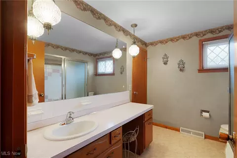 1700 S Circle View Dr, Seven Hills, OH 44131 photo 17