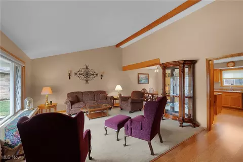 1700 S Circle View Dr, Seven Hills, OH 44131 photo 2