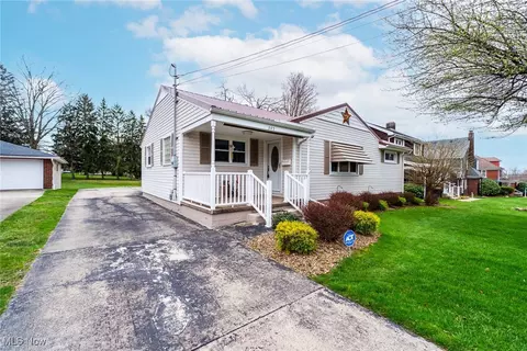 345 Coitsville Rd, Campbell, OH 44405