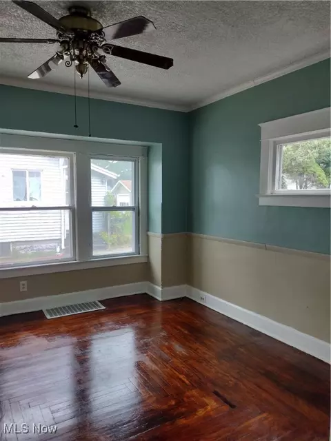 64 Walnut St, Struthers, OH 44471 photo 21