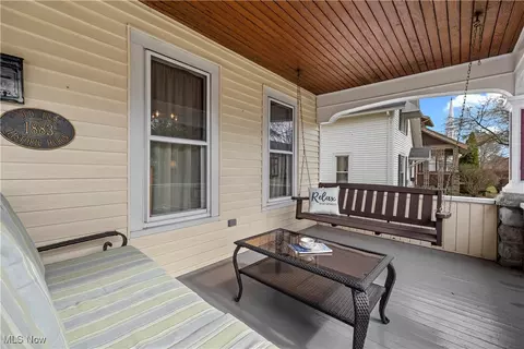 317 Williams St, Huron, OH 44839 photo 2