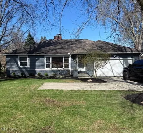 422 Bradley Rd, Bay Village, OH 44140