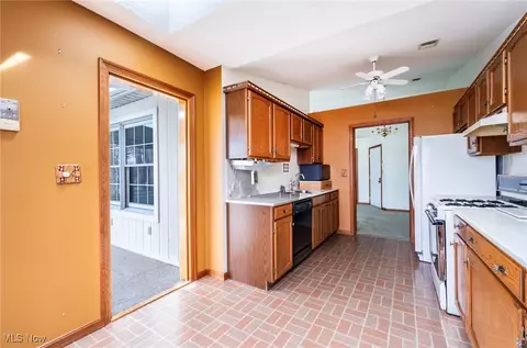 1348 Fox Run Dr #2, Boardman, OH 44512 photo 2