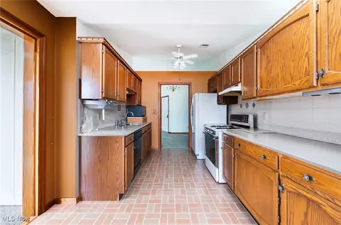 1348 Fox Run Dr #2, Boardman, OH 44512 photo 3