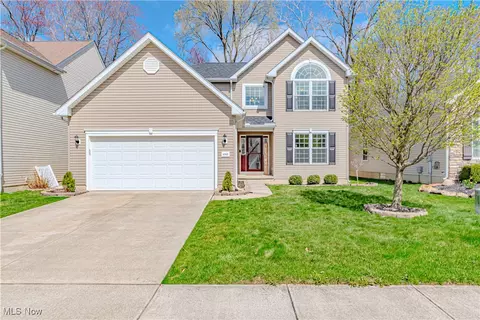 4948 Hiddenview Ct, North Ridgeville, OH 44039
