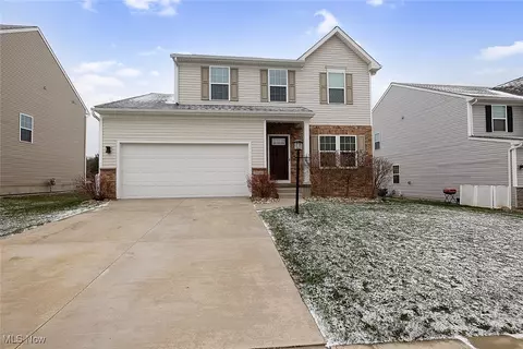 3490 Shadow Ledge Dr, Twinsburg, OH 44087