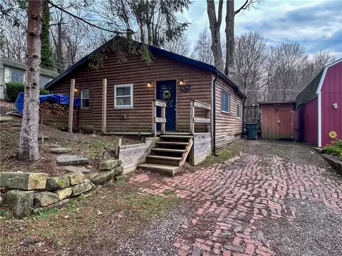 32031 Elm St, Hanoverton, OH 44423