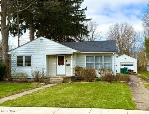 7474 Rockingham Rd, Mentor, OH 44060