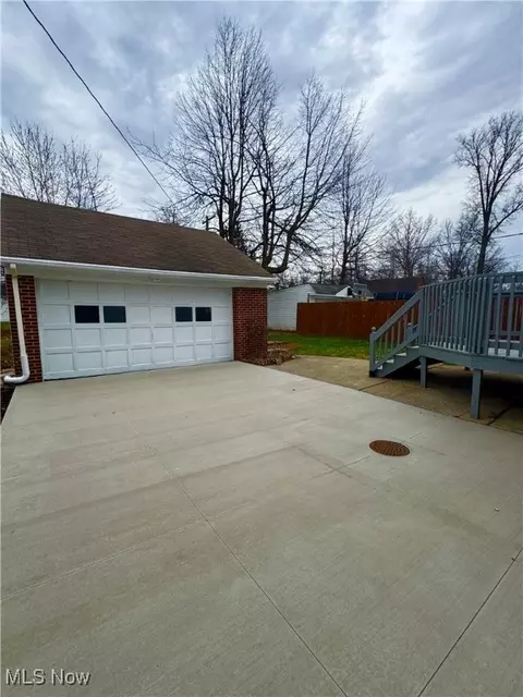 719 E 232nd St, Euclid, OH 44123 photo 2