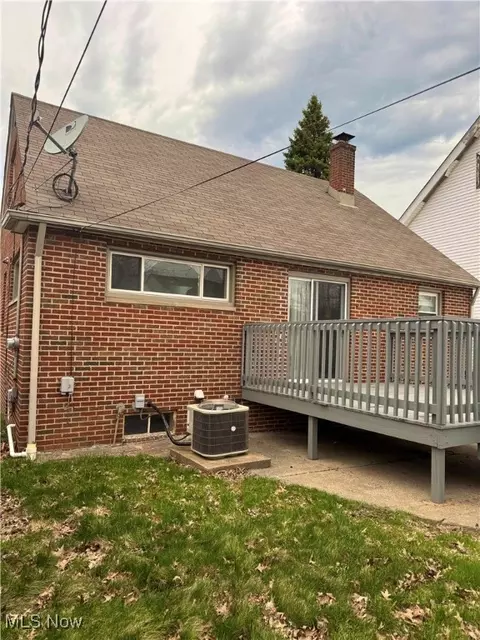 719 E 232nd St, Euclid, OH 44123 photo 8