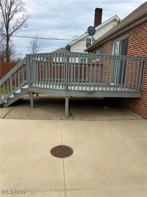 719 E 232nd St, Euclid, OH 44123 photo 4